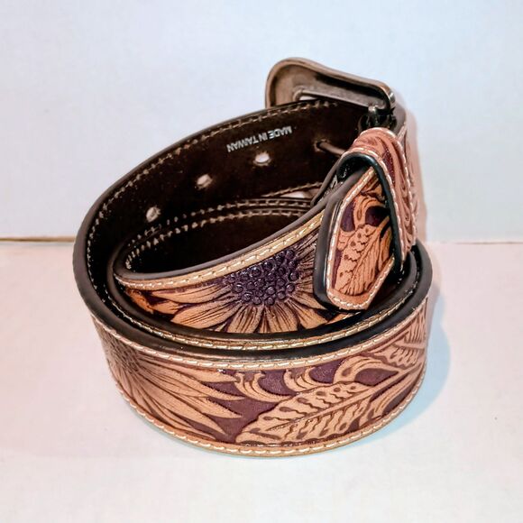 Nocona Belt Co Leather Sunflower Belt-Medium-Embossed-Interchangable Buckle-Tan - Picture 5 of 9
